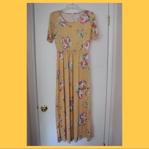 🌼floral maxi dress🌼
